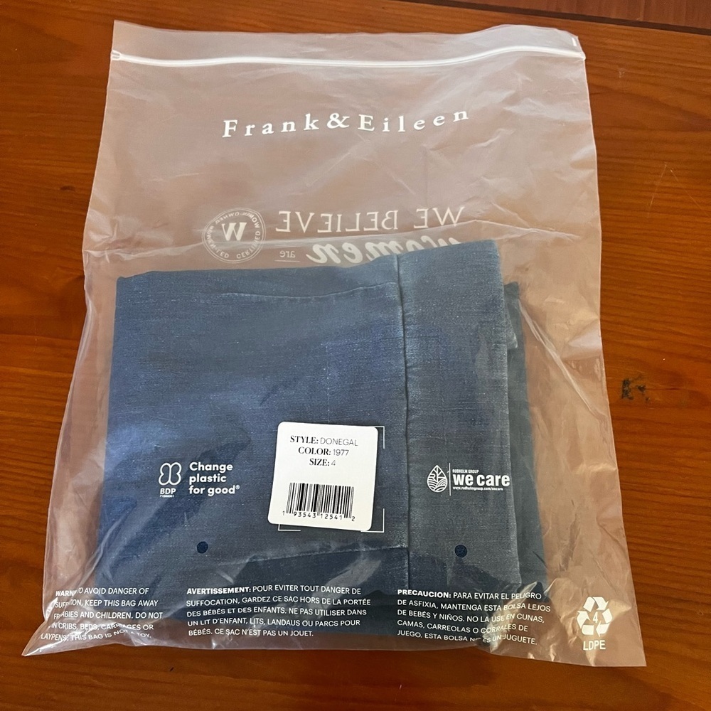 NWOT Frank & Eileen Donegal Unforgettable Italian Performance Denim Skirt Sz 4 - Picture 9 of 10